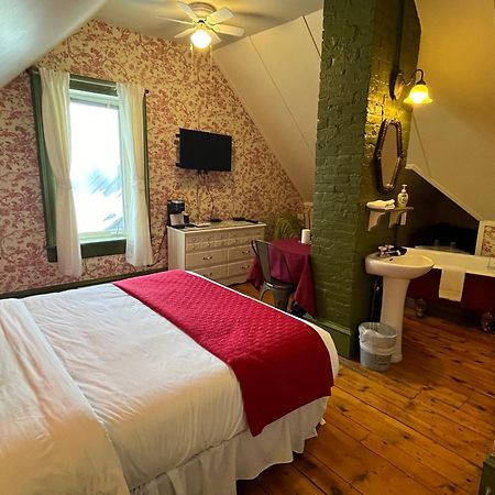 Hotel La Belle Victorienne Magog Zewnętrze zdjęcie