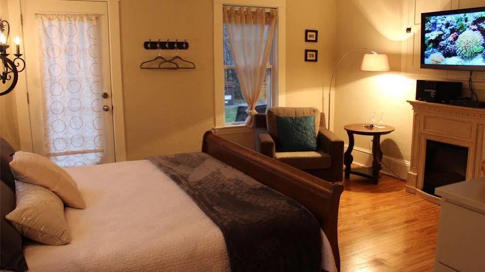 Hotel La Belle Victorienne Magog Zewnętrze zdjęcie
